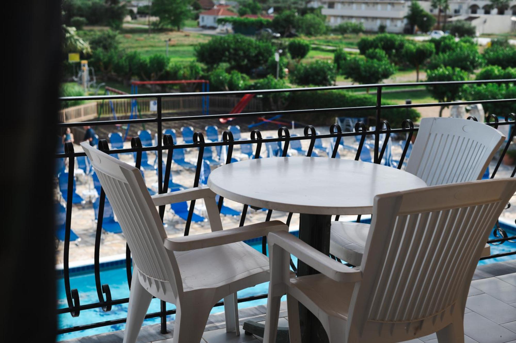 لاغاناس Village Inn Studios & Family Apartments المظهر الخارجي الصورة