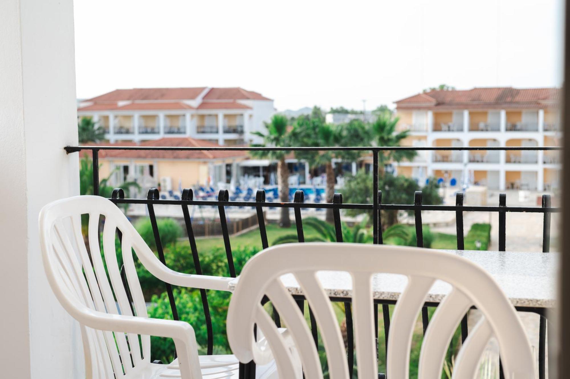 لاغاناس Village Inn Studios & Family Apartments المظهر الخارجي الصورة