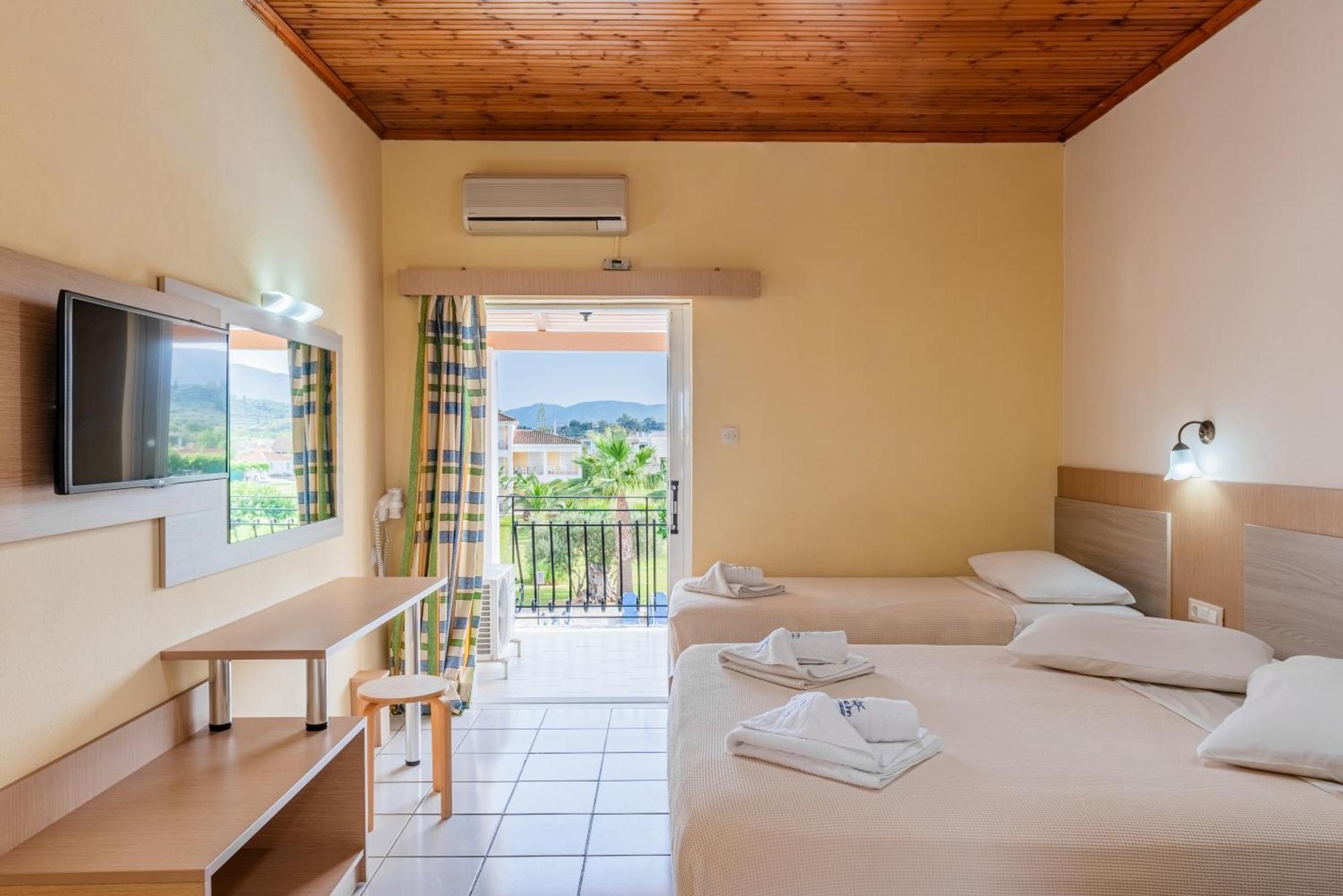 لاغاناس Village Inn Studios & Family Apartments المظهر الخارجي الصورة